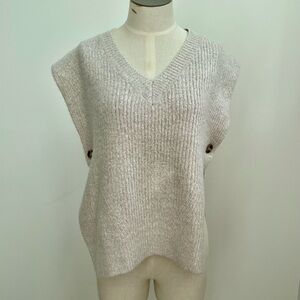 RDI Women's Cream V-Neck Sweater Vest